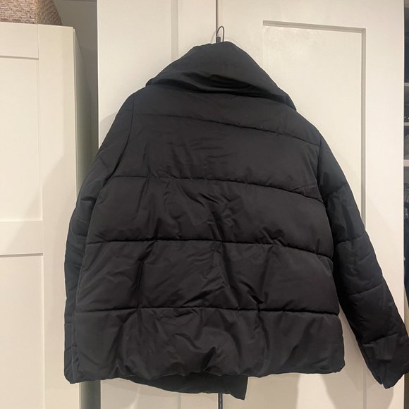 Mango Black Puffer - Picture 11 of 11